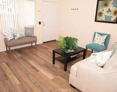 638 Bridgeport - Photo Thumbnail 4