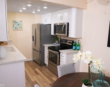 638 Bridgeport - Photo Thumbnail 1