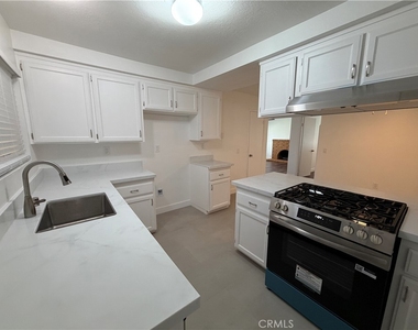 7422 Carnelian - Photo Thumbnail 7