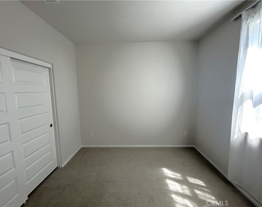 1696 Cayton Loop - Photo Thumbnail 18