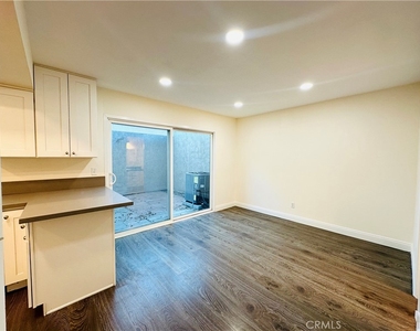 2061 W Redlands Boulevard - Photo Thumbnail 5