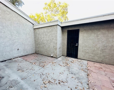2061 W Redlands Boulevard - Photo Thumbnail 23