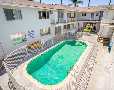 7969 Norton Avenue - Photo Thumbnail 20