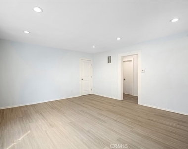 7969 Norton Avenue - Photo Thumbnail 4