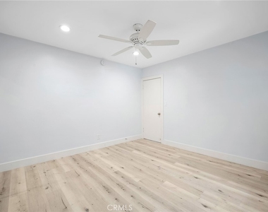 7969 Norton Avenue - Photo Thumbnail 13