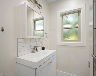 7969 Norton Avenue - Photo Thumbnail 14