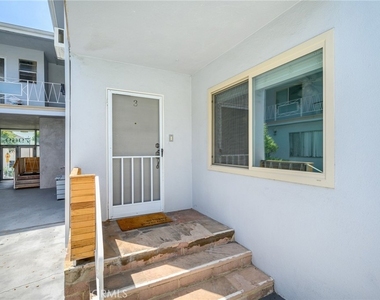 7969 Norton Avenue - Photo Thumbnail 2