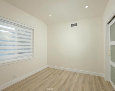 1210 Graynold Avenue - Photo Thumbnail 28
