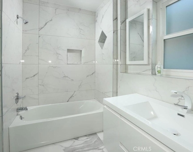 1210 Graynold Avenue - Photo Thumbnail 24