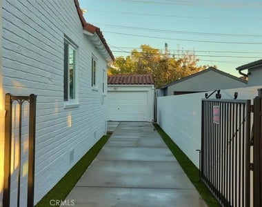 1210 Graynold Avenue - Photo Thumbnail 41