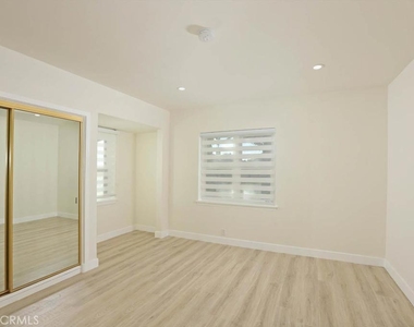 1210 Graynold Avenue - Photo Thumbnail 25