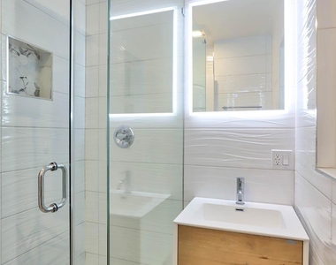 1210 Graynold Avenue - Photo Thumbnail 32