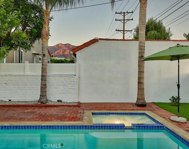 1210 Graynold Avenue - Photo Thumbnail 37