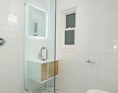 1210 Graynold Avenue - Photo Thumbnail 31