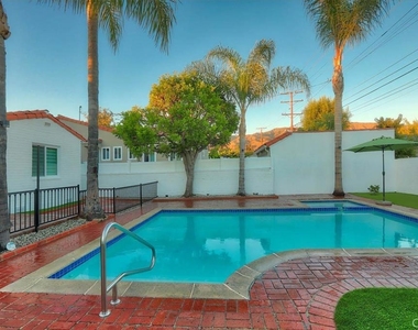 1210 Graynold Avenue - Photo Thumbnail 39