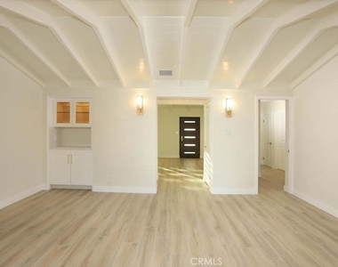 1210 Graynold Avenue - Photo Thumbnail 14