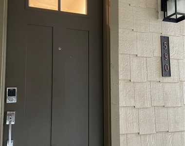 590 Boulder Circle - Photo Thumbnail 2
