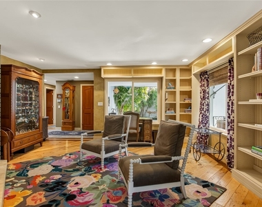 1746 N Vallejo Way - Photo Thumbnail 8