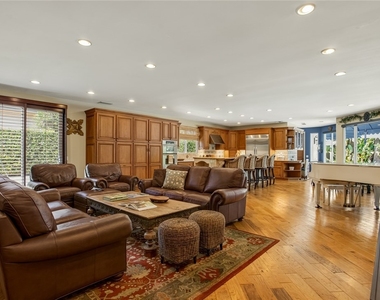 1746 N Vallejo Way - Photo Thumbnail 13