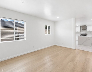 7035 Calhoun Avenue - Photo Thumbnail 5