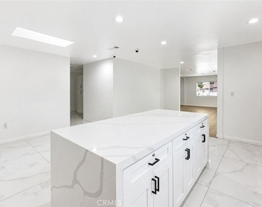 7035 Calhoun Avenue - Photo Thumbnail 4