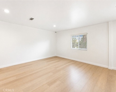 7035 Calhoun Avenue - Photo Thumbnail 7