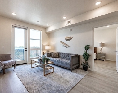 4064 Live Oak - Photo Thumbnail 11