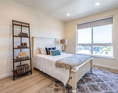 4064 Live Oak - Photo Thumbnail 8