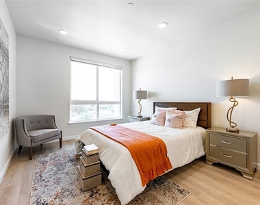 4064 Live Oak - Photo Thumbnail 5