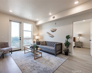 4064 Live Oak - Photo Thumbnail 10