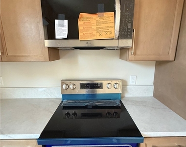 1140 W Donington Street - Photo Thumbnail 13