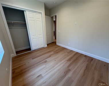 1140 W Donington Street - Photo Thumbnail 9