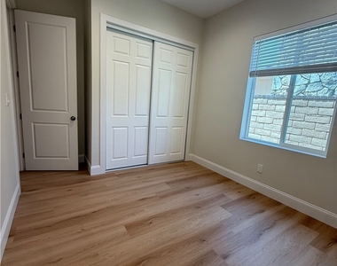 1140 W Donington Street - Photo Thumbnail 7