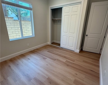 1140 W Donington Street - Photo Thumbnail 8