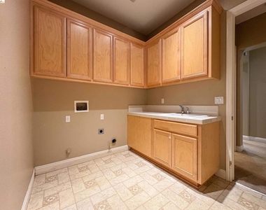 2497 Winged Foot Road - Photo Thumbnail 23