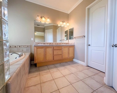 2497 Winged Foot Road - Photo Thumbnail 18