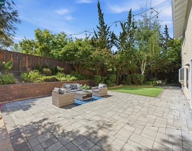 601 Ambience Way - Photo Thumbnail 36