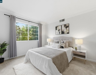 601 Ambience Way - Photo Thumbnail 33