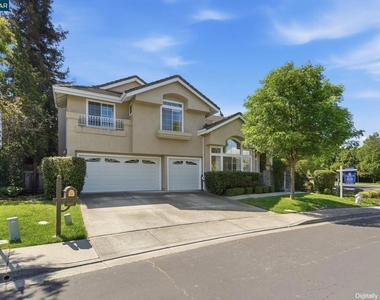 601 Ambience Way - Photo Thumbnail 42