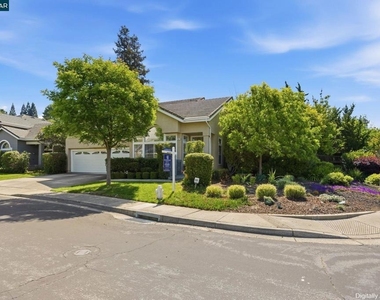 601 Ambience Way - Photo Thumbnail 44