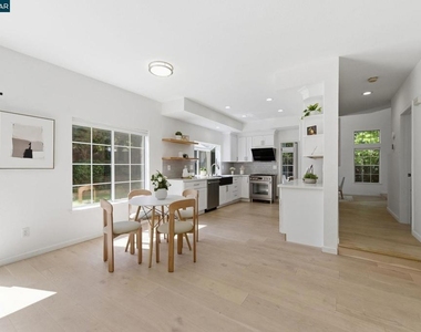 601 Ambience Way - Photo Thumbnail 12