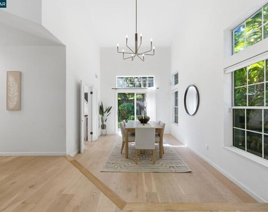 601 Ambience Way - Photo Thumbnail 3