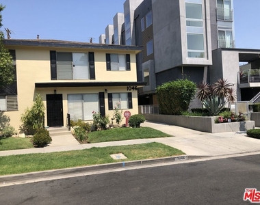 1046 N Spaulding Avenue Avenue - Photo Thumbnail 9