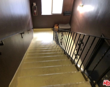 1046 N Spaulding Avenue Avenue - Photo Thumbnail 8