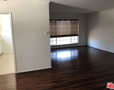 1046 N Spaulding Avenue Avenue - Photo Thumbnail 2