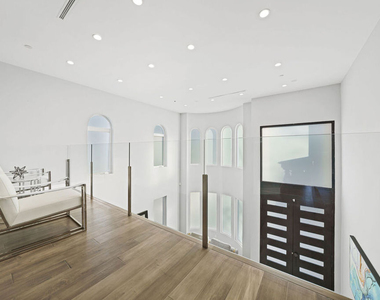 14817 Otsego Street - Photo Thumbnail 32
