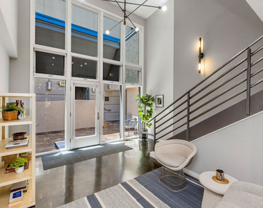 125 N Raymond Avenue - Photo Thumbnail 2