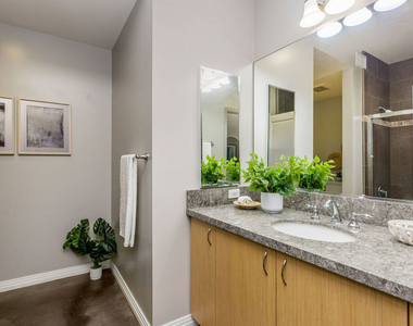 125 N Raymond Avenue - Photo Thumbnail 14