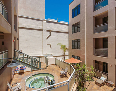 125 N Raymond Avenue - Photo Thumbnail 16