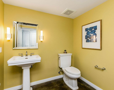 125 N Raymond Avenue - Photo Thumbnail 13
